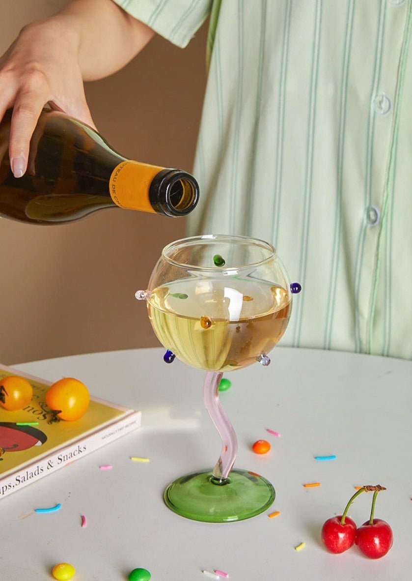 Unieke Handgeblazen Wijnglazen – Regenboog Sprinkles Design